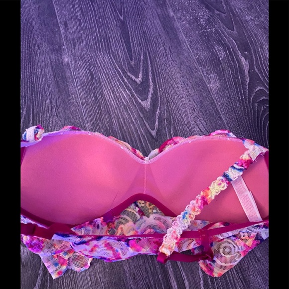 Victoria’s Secret PINK lightly lined/ padded lace bralette - Picture 5 of 5